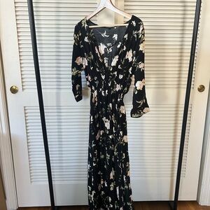 Black Floral V-Neck Maxi Dress